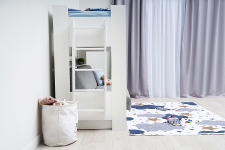 Двухъярусная кровать с диван-кроватью серый / белый