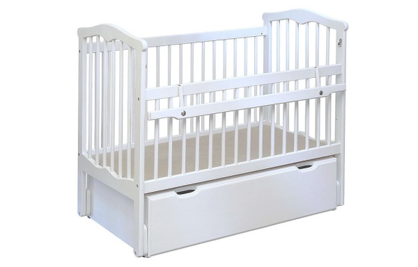 Детская Кровать Массив с Маятником Малыш/Разные Цвета Ш-1270 х Г-720 х В-1060 мм